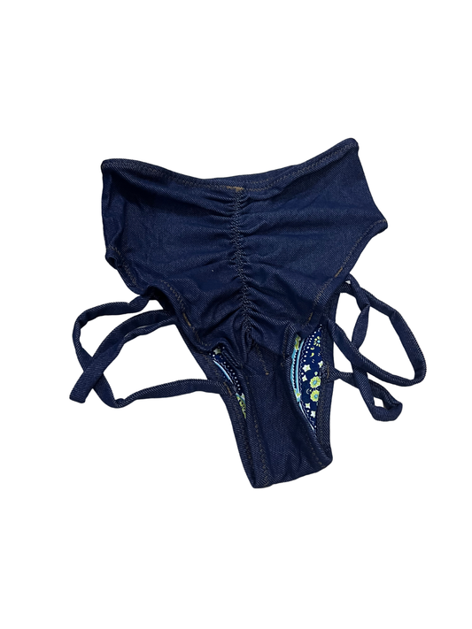 Highwaist Highleg Strappy Jeans