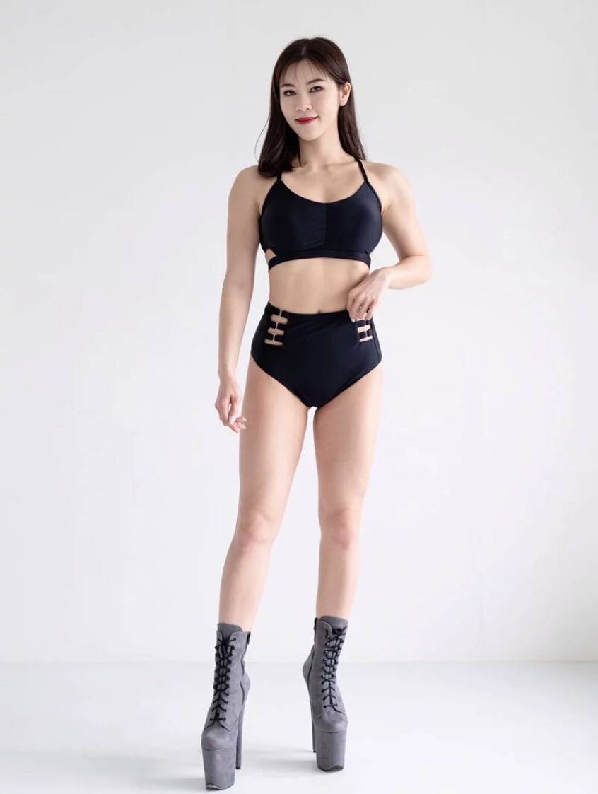 [Preorder] Faye Highwaist Bottom - Black